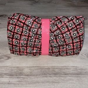 New Vera Bradley Frill Mocha Rouge concert clutch
